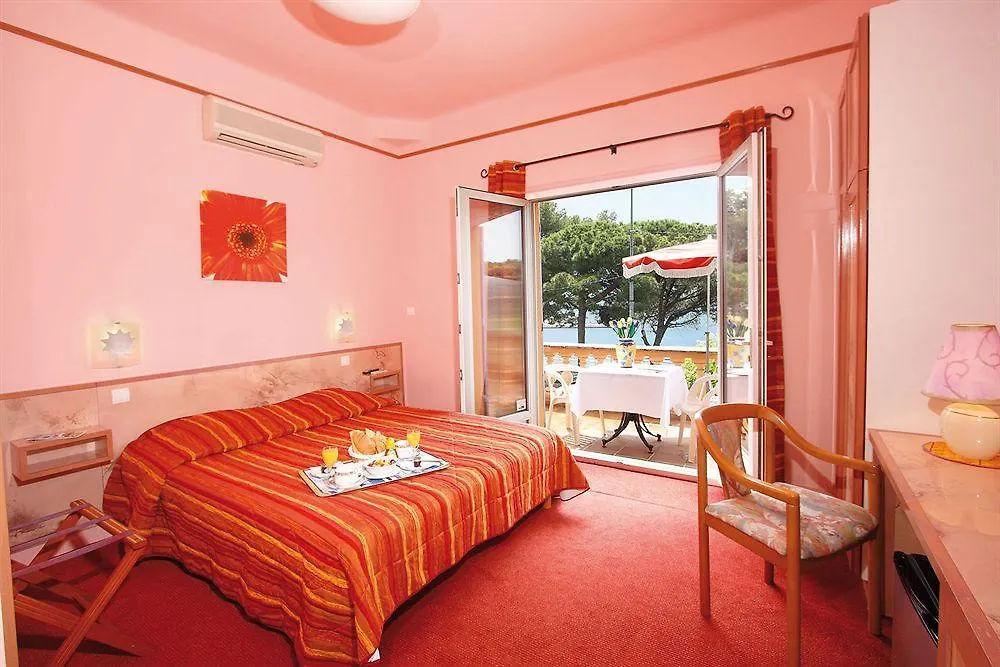 Logis Hotel Le Provencal Les Issambres 3*,